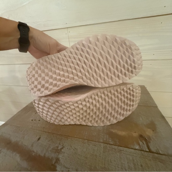 NOBULL Gradient Blue and White Athletic Shoes Women’s 6.5 - Picture 13 of 15